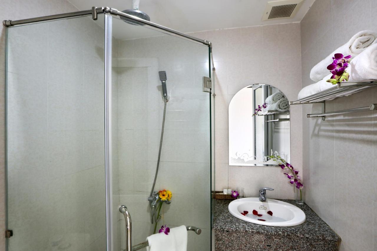 Hilary Hotel Дананг Экстерьер фото